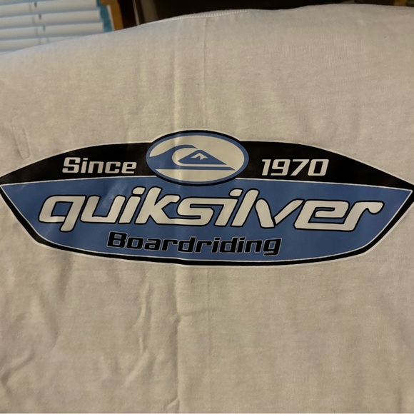Quiksilver White and Blue Short Sleeve Tee - Picture 1 of 3